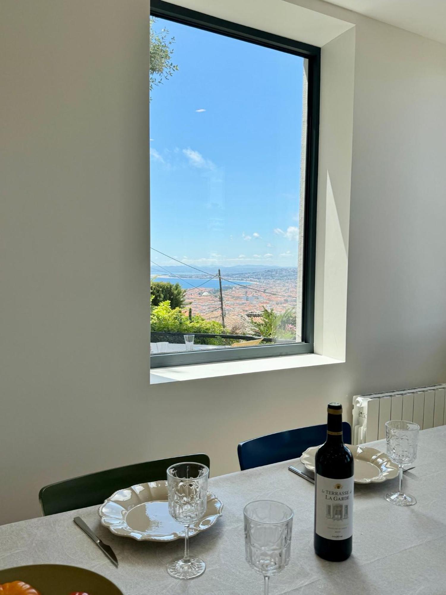 Apartment Jardin Avec Jacuzzi, Vue Et Montagne, Clim & Parking Nizza